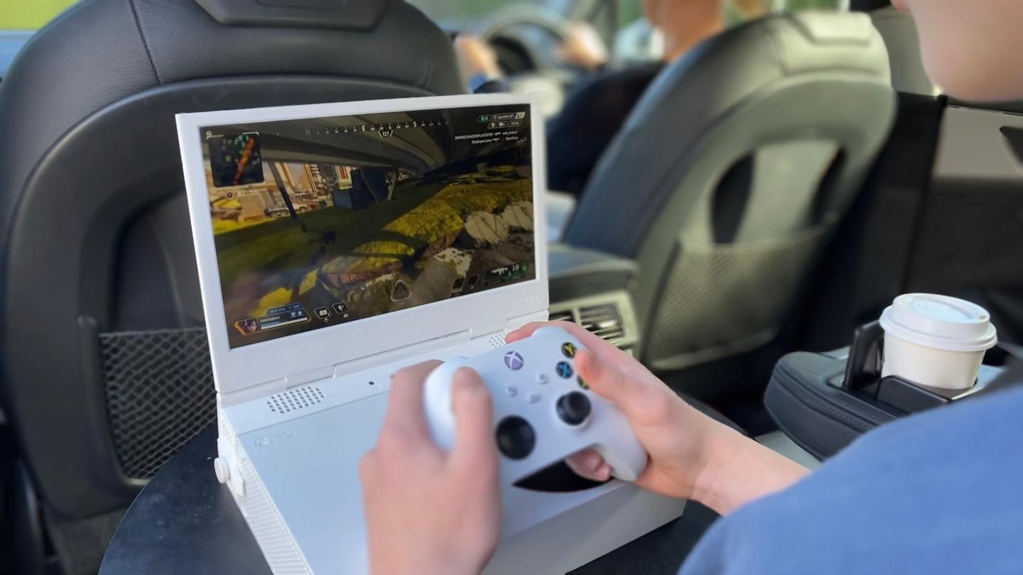 xScreen turns the Xbox Series S into a “portable” laptop post thumbnail image